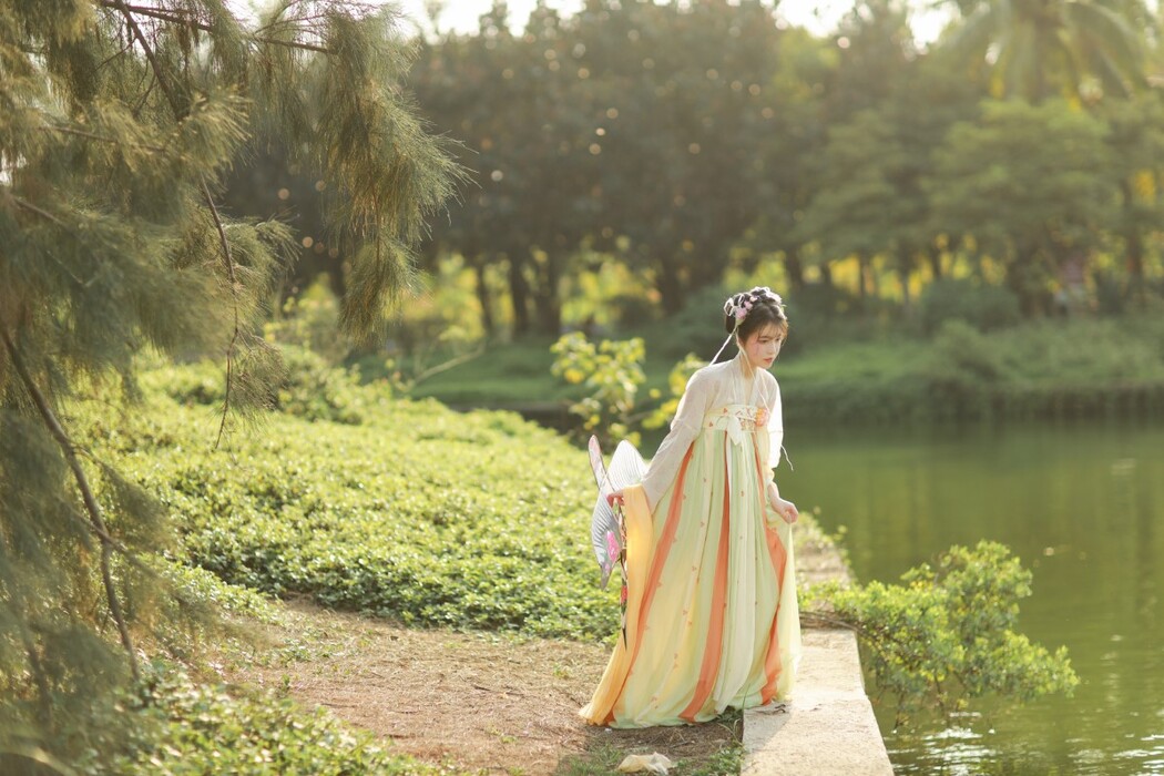 YiTuYu艺图语 Vol.1637 Wo Chao Bai