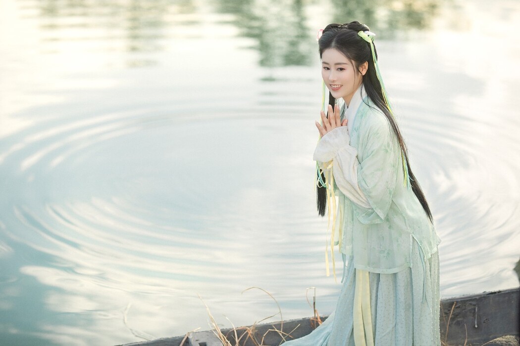 YiTuYu艺图语 Vol.1561 Ren Jian Yue-Su Chen