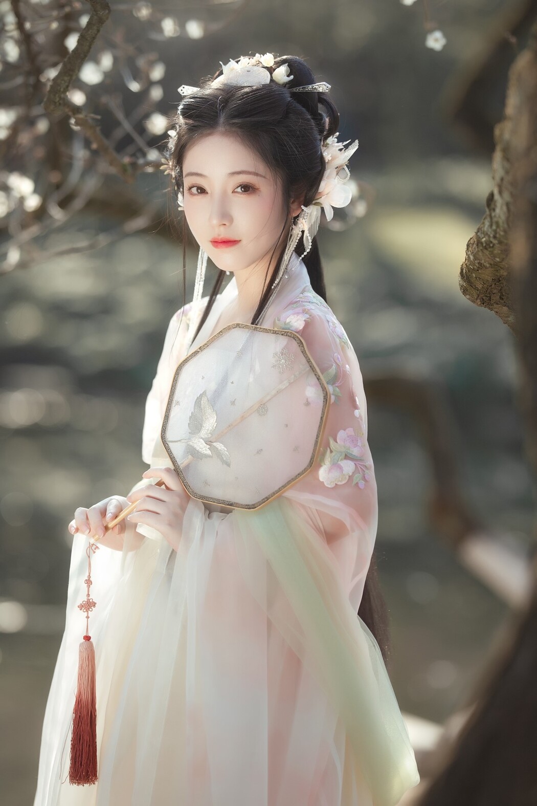 YiTuYu艺图语 Vol.1562 Xiao Wen Nuan Xiang Yao Ge Da Tai Yang
