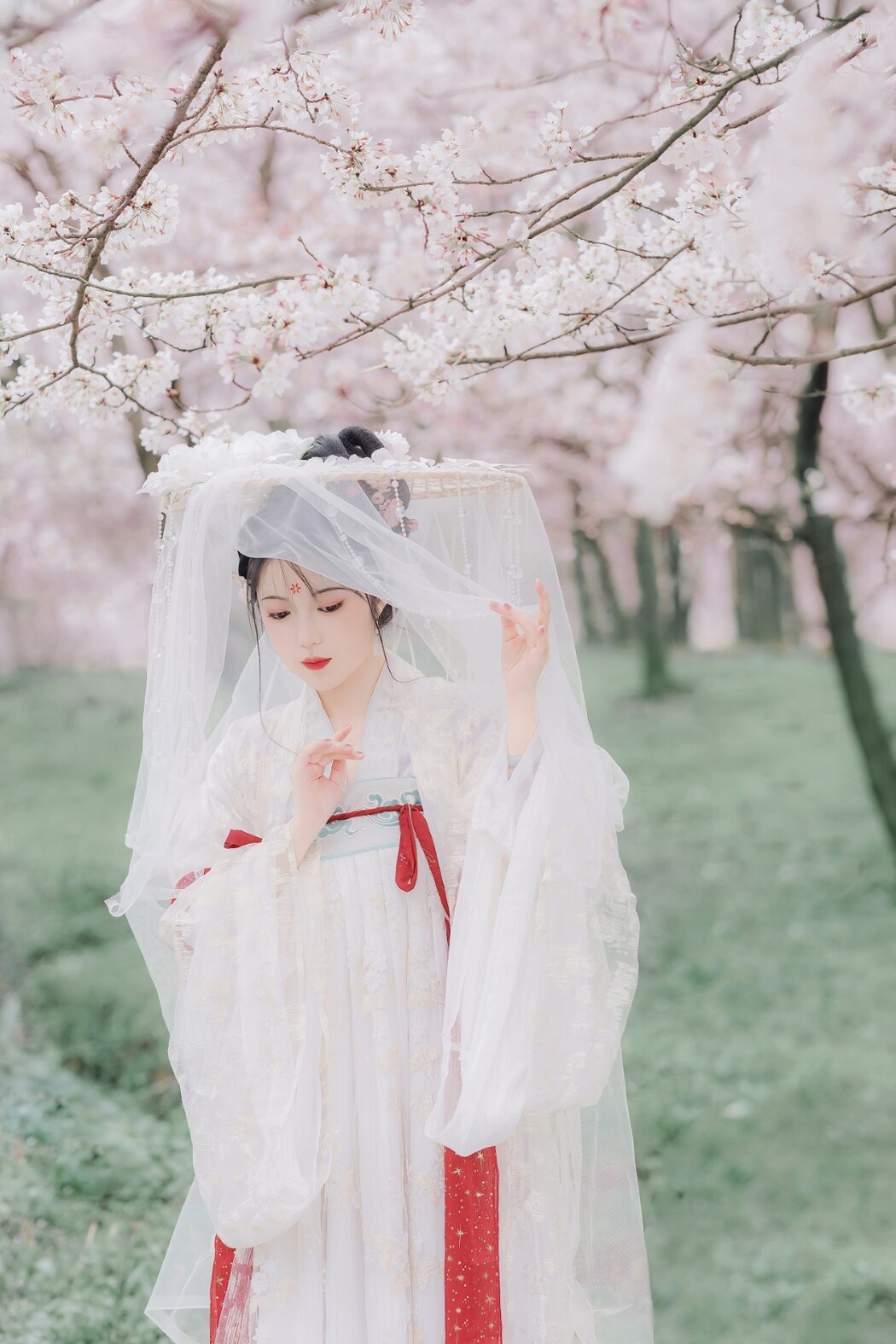 YiTuYu艺图语 Vol.1602 Tong Tong
