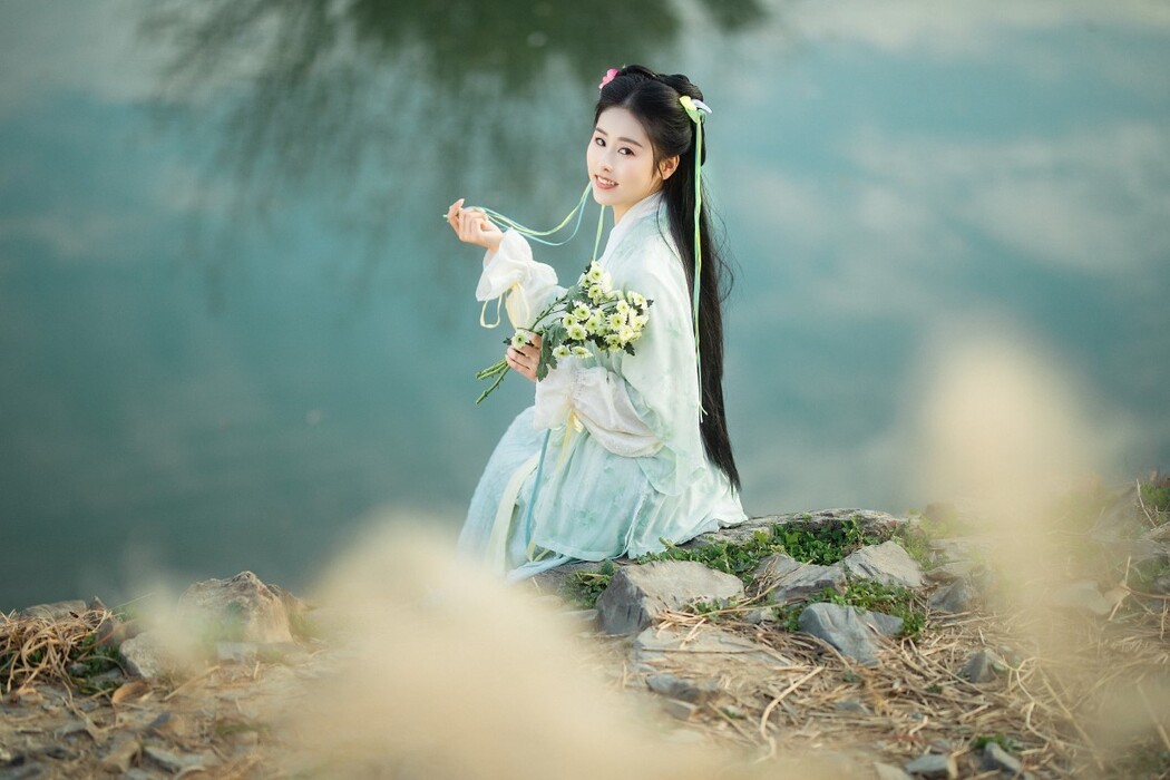 YiTuYu艺图语 Vol.1561 Ren Jian Yue-Su Chen