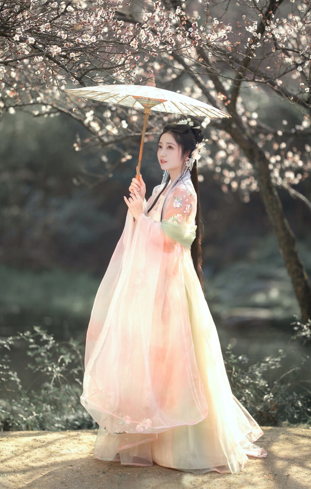 YiTuYu艺图语 Vol.1562 Xiao Wen Nuan Xiang Yao Ge Da Tai Yang