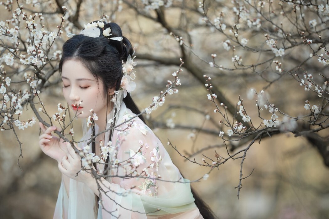 YiTuYu艺图语 Vol.1562 Xiao Wen Nuan Xiang Yao Ge Da Tai Yang