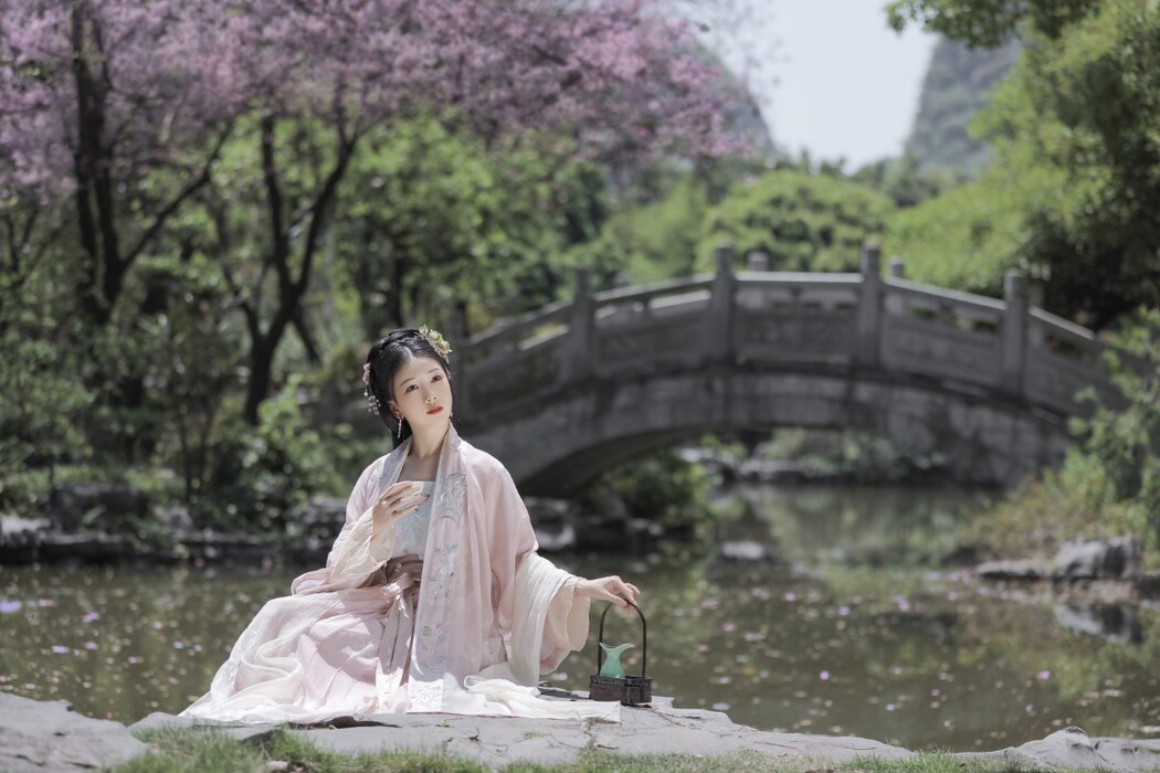 YiTuYu艺图语 Vol.1557 Suan La Tang Er
