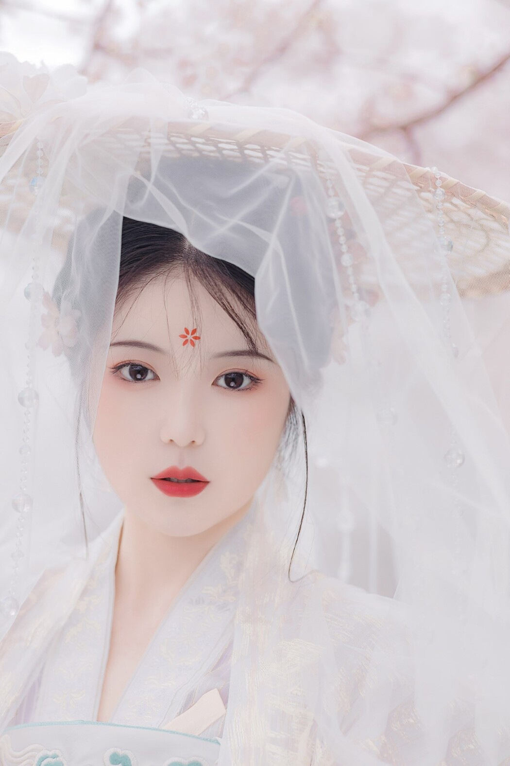 YiTuYu艺图语 Vol.1602 Tong Tong