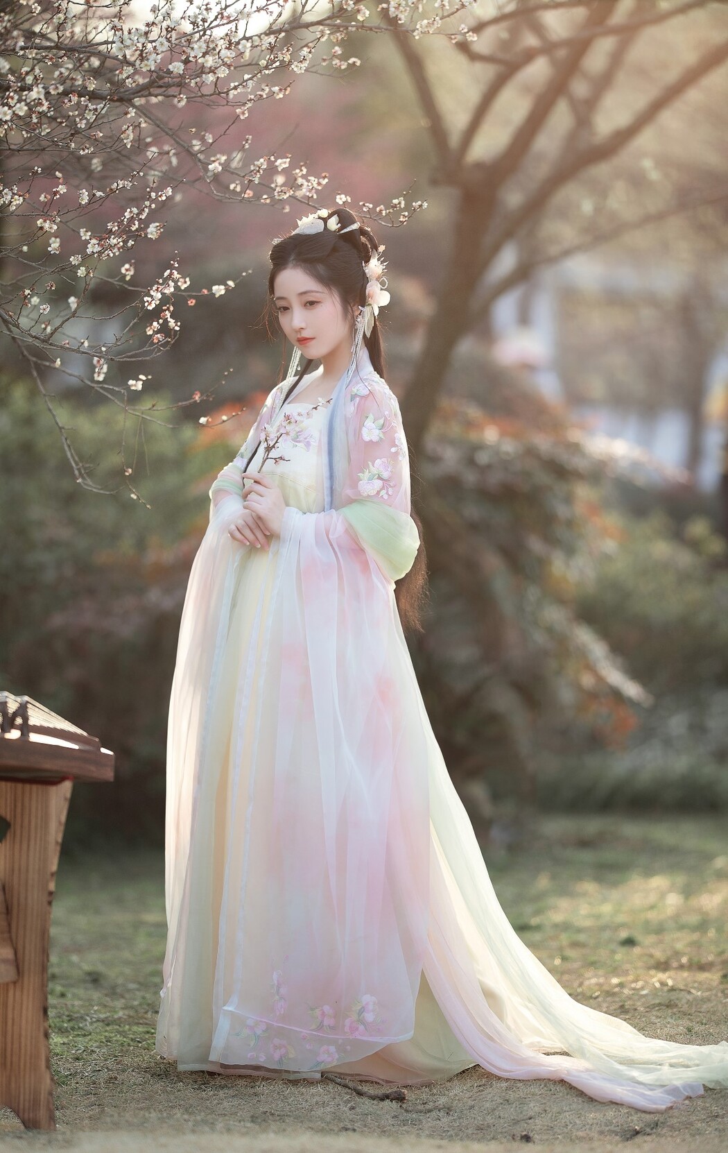 YiTuYu艺图语 Vol.1562 Xiao Wen Nuan Xiang Yao Ge Da Tai Yang