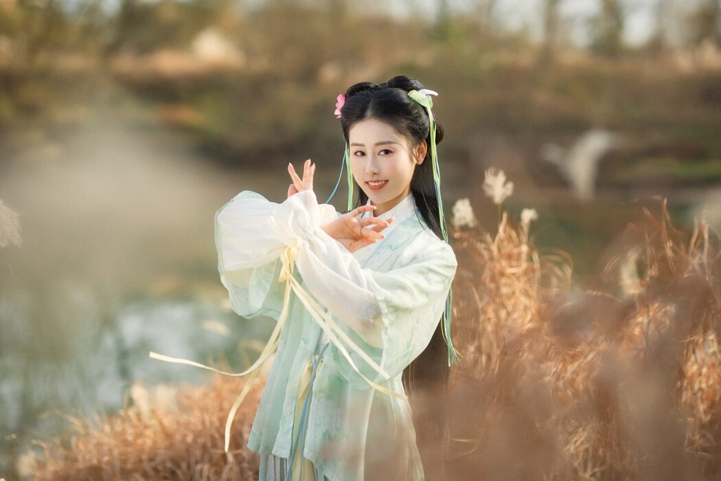 YiTuYu艺图语 Vol.1561 Ren Jian Yue-Su Chen