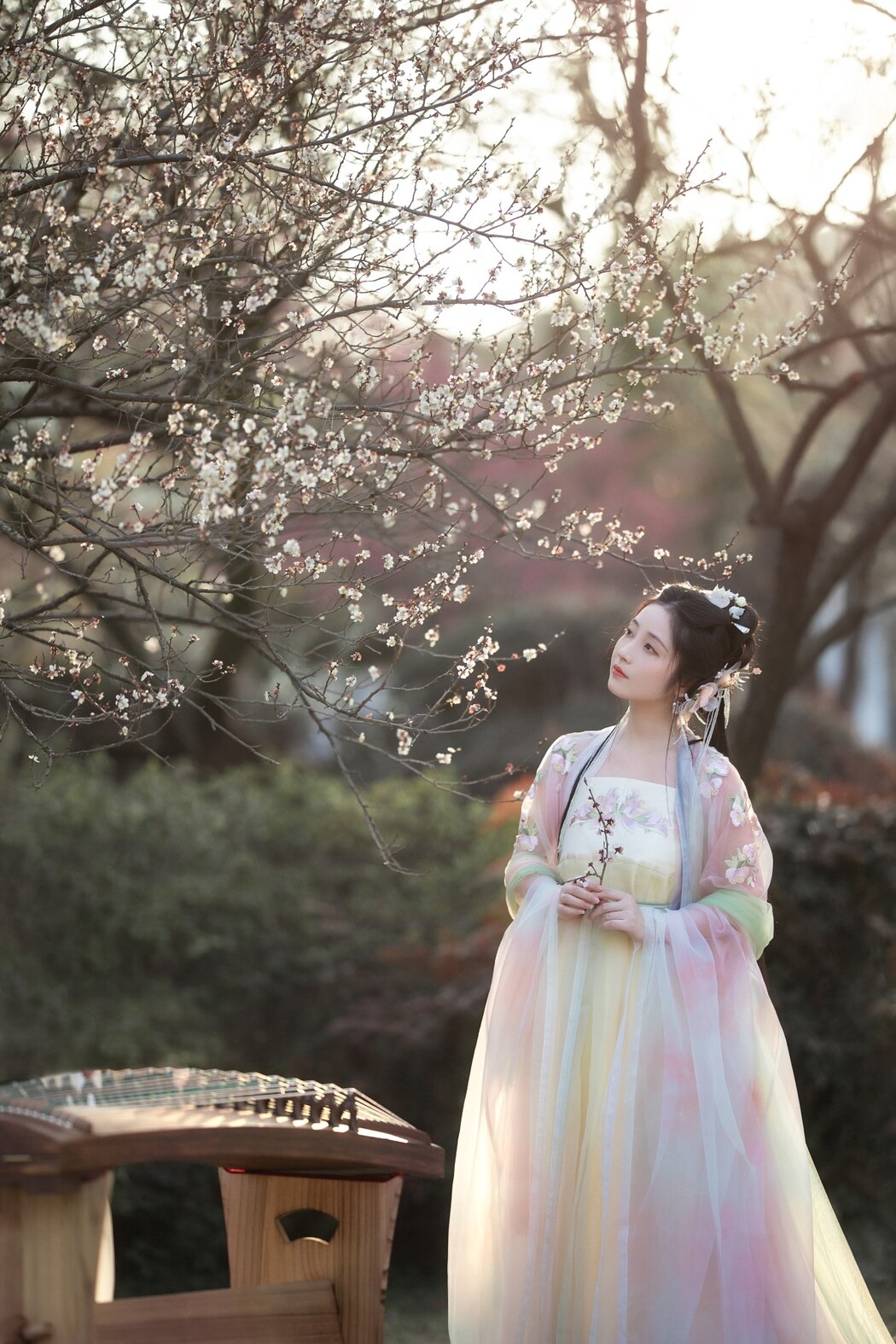 YiTuYu艺图语 Vol.1562 Xiao Wen Nuan Xiang Yao Ge Da Tai Yang