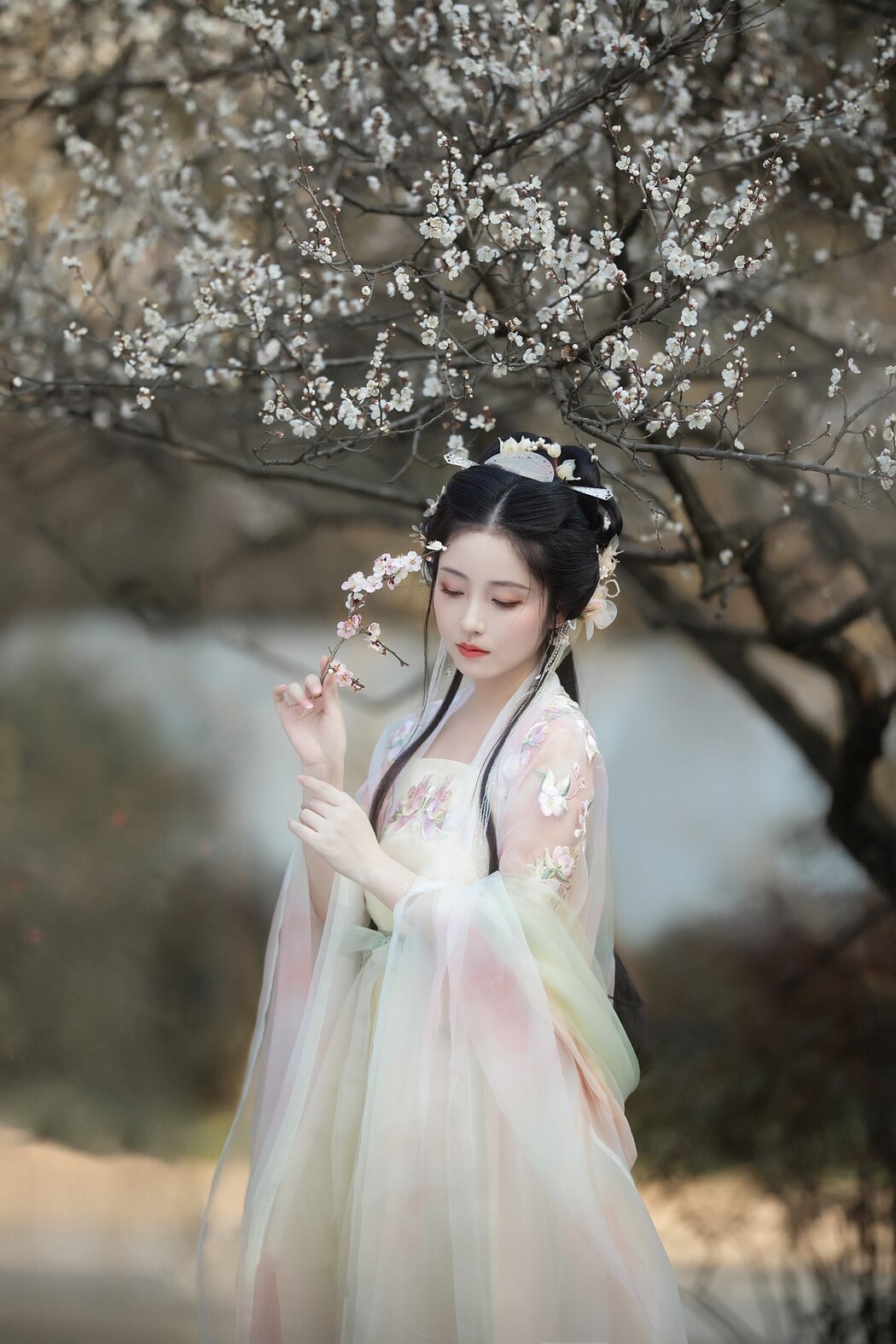 YiTuYu艺图语 Vol.1562 Xiao Wen Nuan Xiang Yao Ge Da Tai Yang