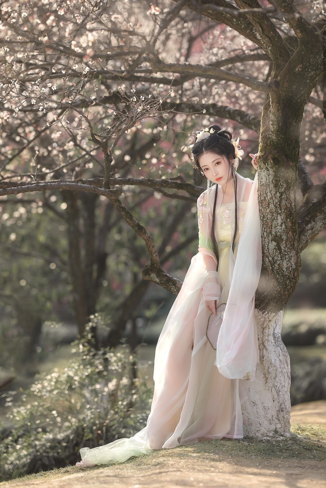 YiTuYu艺图语 Vol.1562 Xiao Wen Nuan Xiang Yao Ge Da Tai Yang
