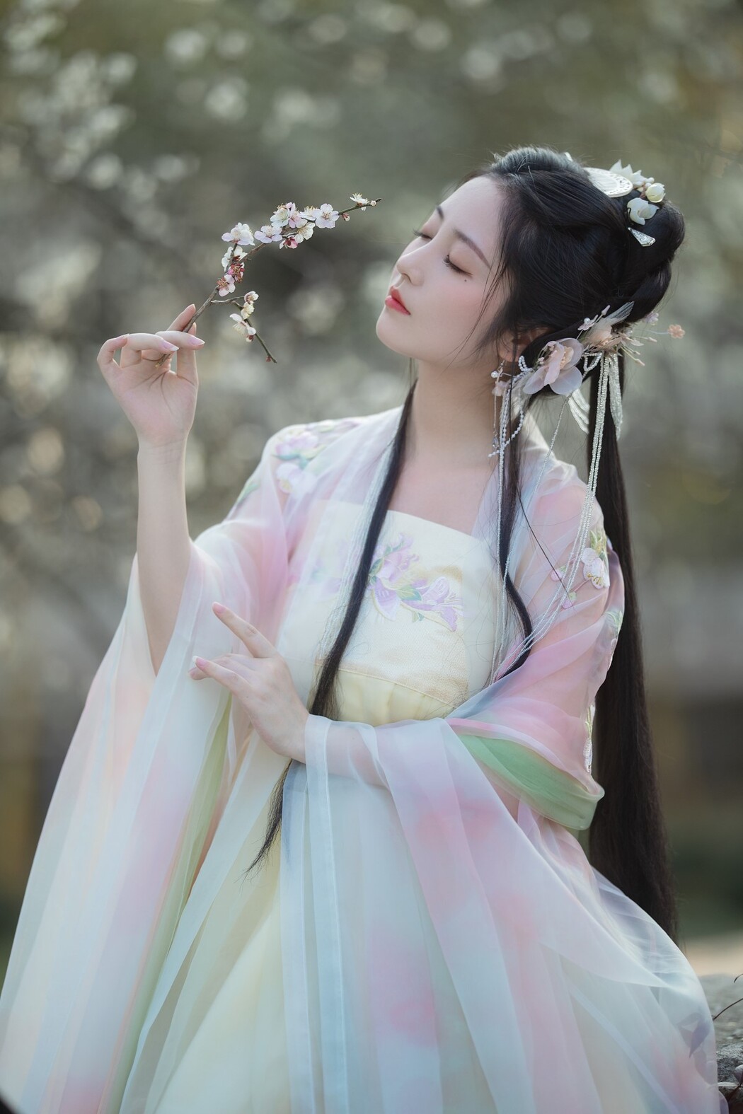 YiTuYu艺图语 Vol.1562 Xiao Wen Nuan Xiang Yao Ge Da Tai Yang
