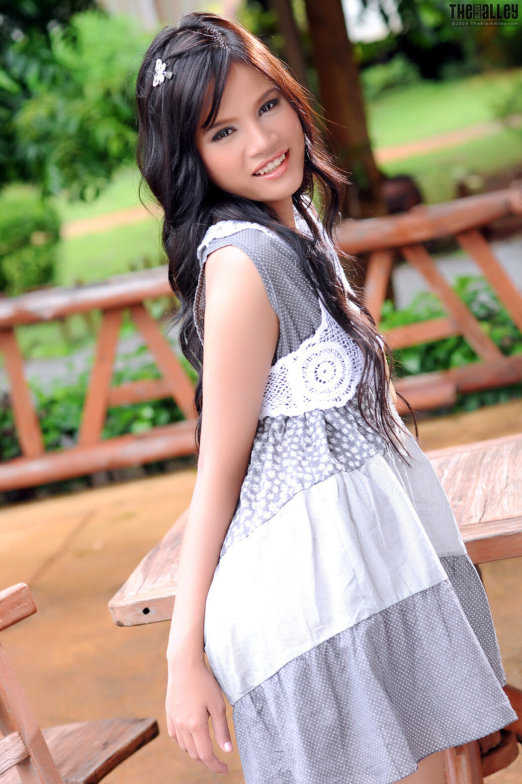 Honey Koo The Black Alley Photobook Set.02