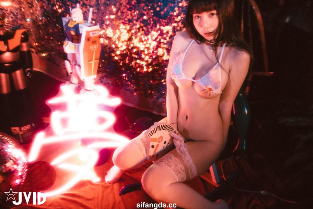 JVID Yue Tai Ni Tiny 月台尼Tiny – 遺精之境 成為你今晚的淫夢 Part2