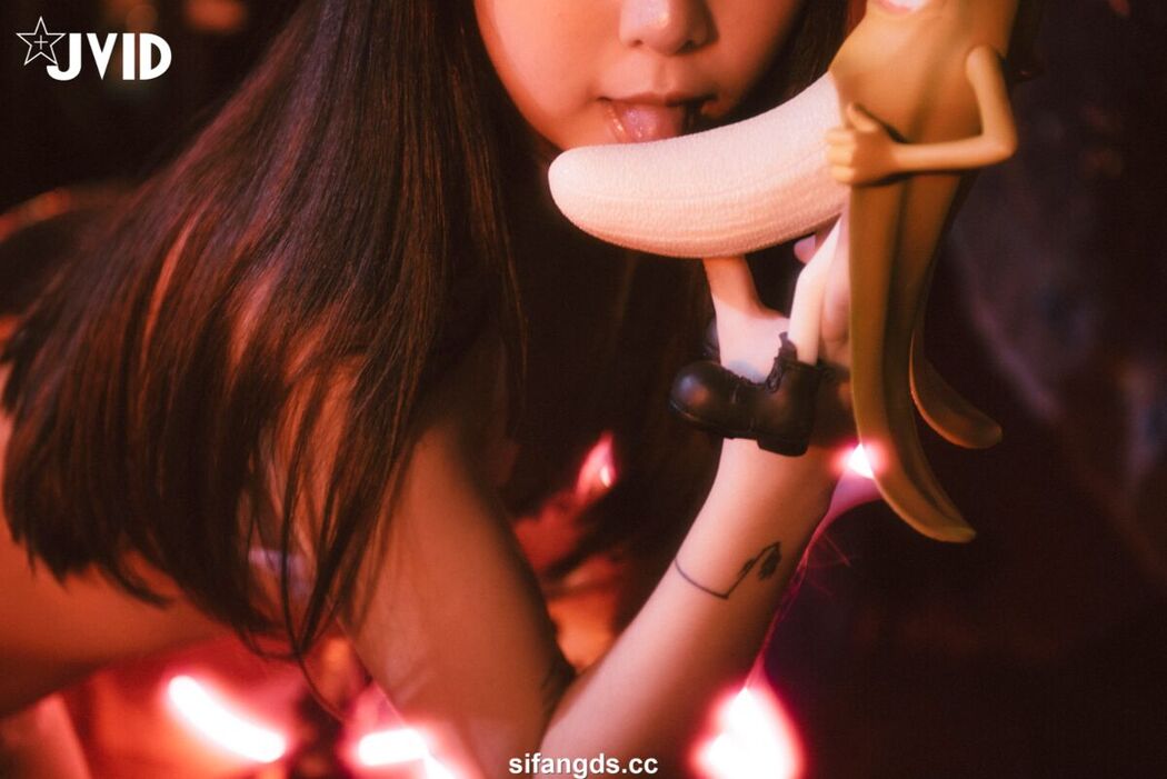 JVID Yue Tai Ni Tiny 月台尼Tiny – 遺精之境 成為你今晚的淫夢 Part1