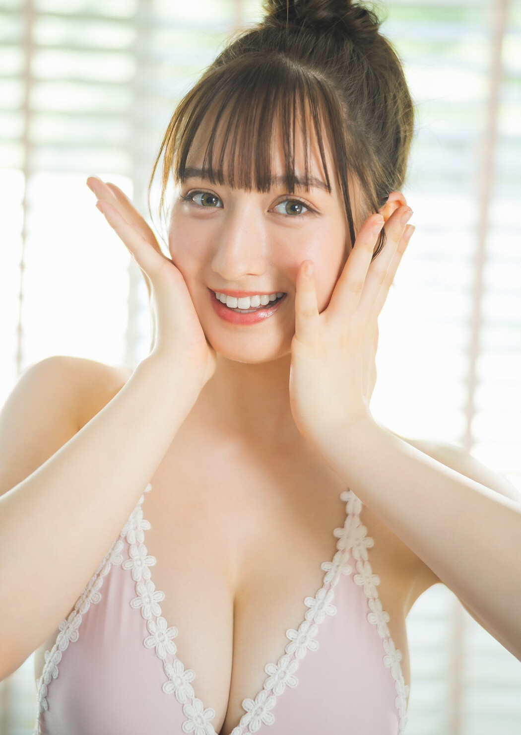 Hanna Sembokuya 仙北谷ハンナ, Young Jump 2025 No.23 (ヤングジャンプ 2025年23号)