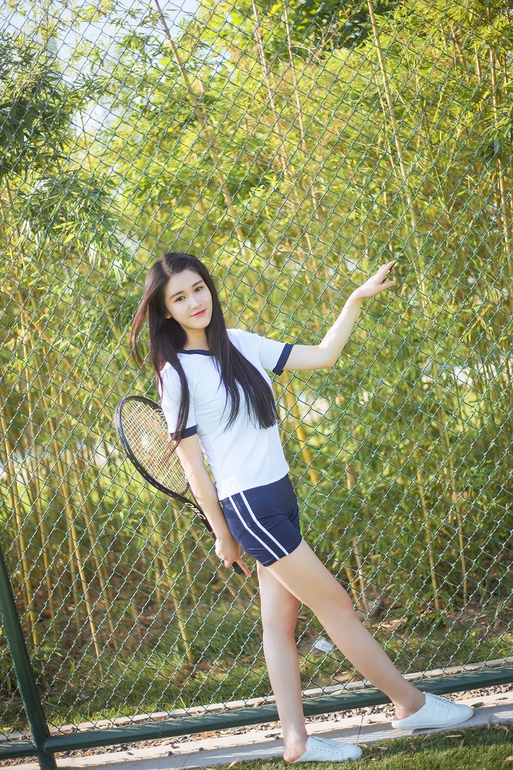 YiTuYu艺图语 Vol.1651 Shang Yu Qian Momooly