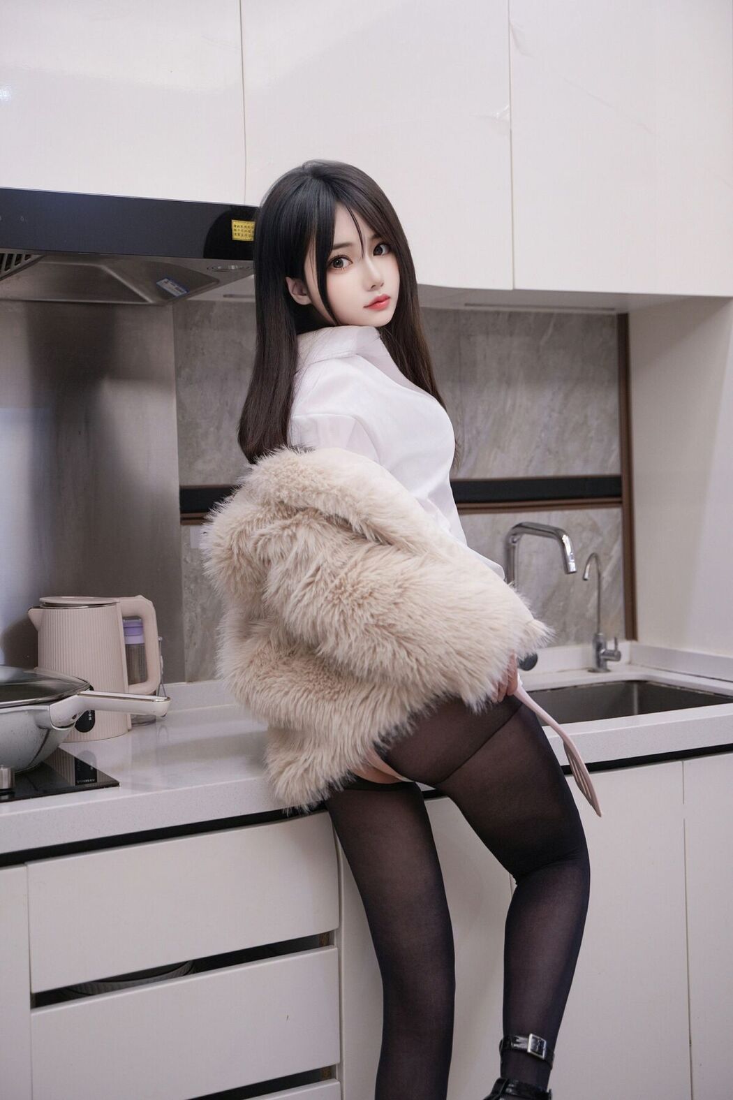XR Uncensored Lin Yue Yue 林月月 – 厨房料理未上架无码流出