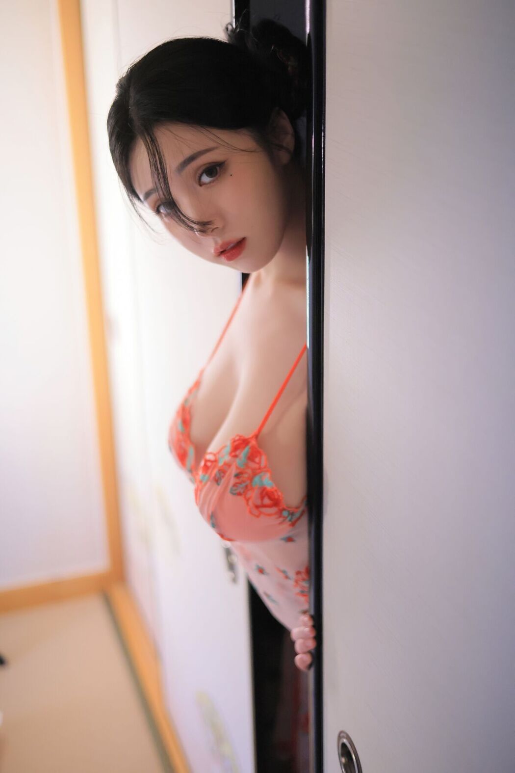 Yeon Woo 연우 – Heat Part1