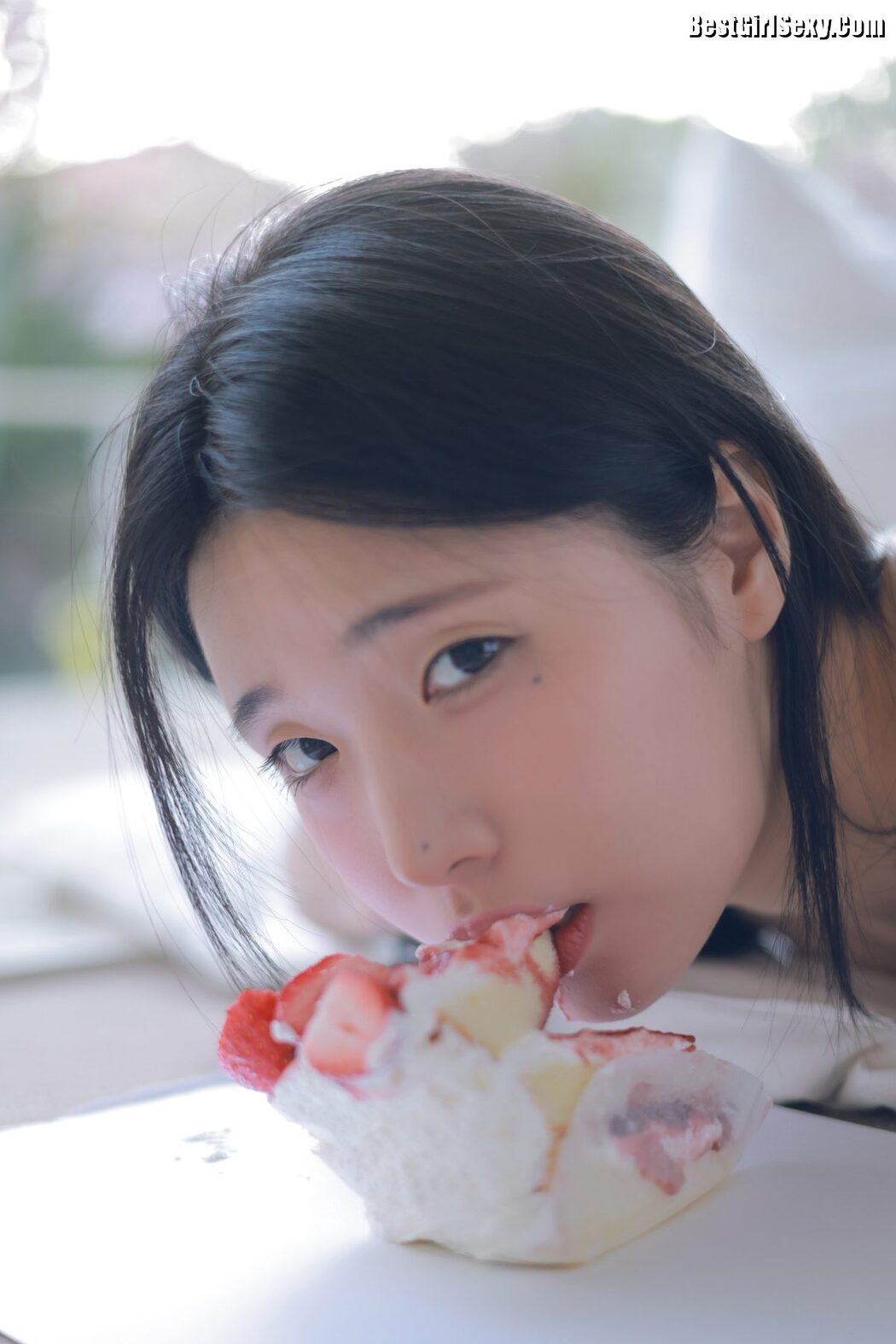 Yeon Woo 연우 – Happy Birthday B