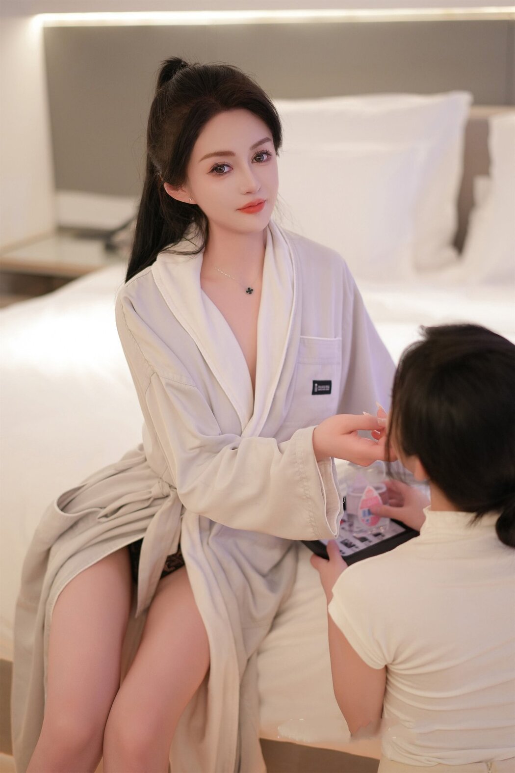 XR Uncensored Lin You Yi 林幼一 And Tan Xiao Ling 谭小灵 – 精油按摩内购版 Part1