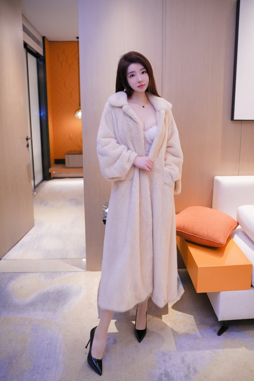 XR Uncensored Yu Er Jiang Eve 雨儿酱eve – 皮草肉丝