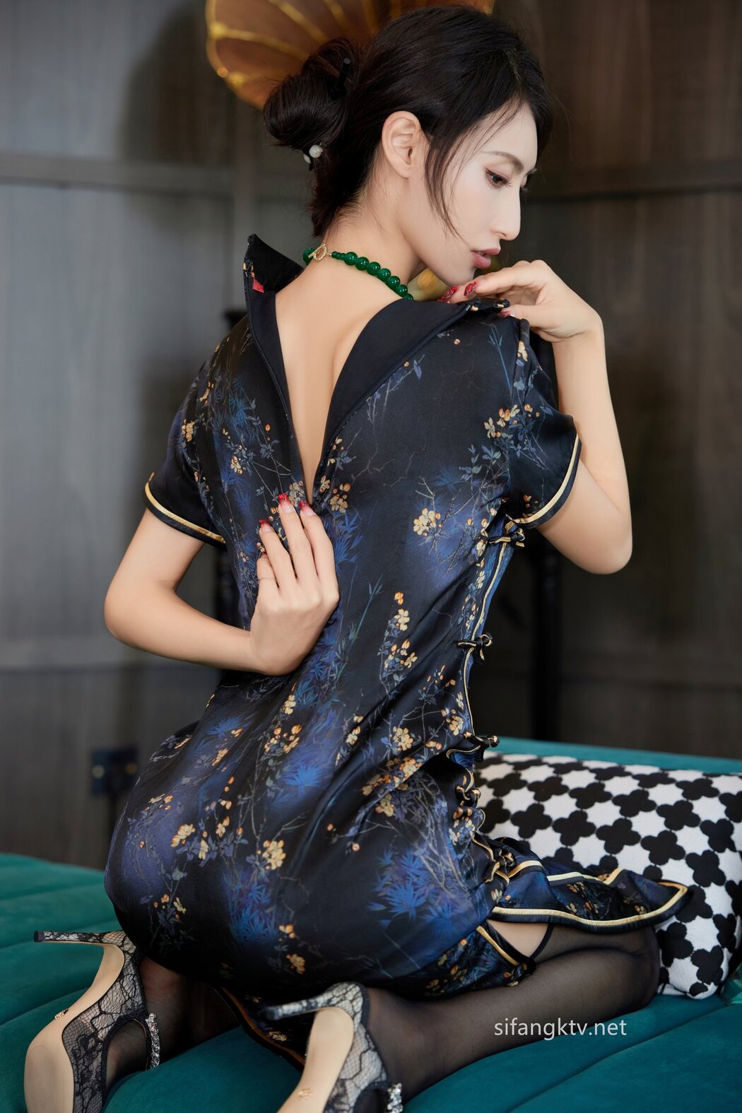 XR Uncensored lingyu69 – 性感民國風旗袍 古典美三點全漏 鮑魚粉嫩
