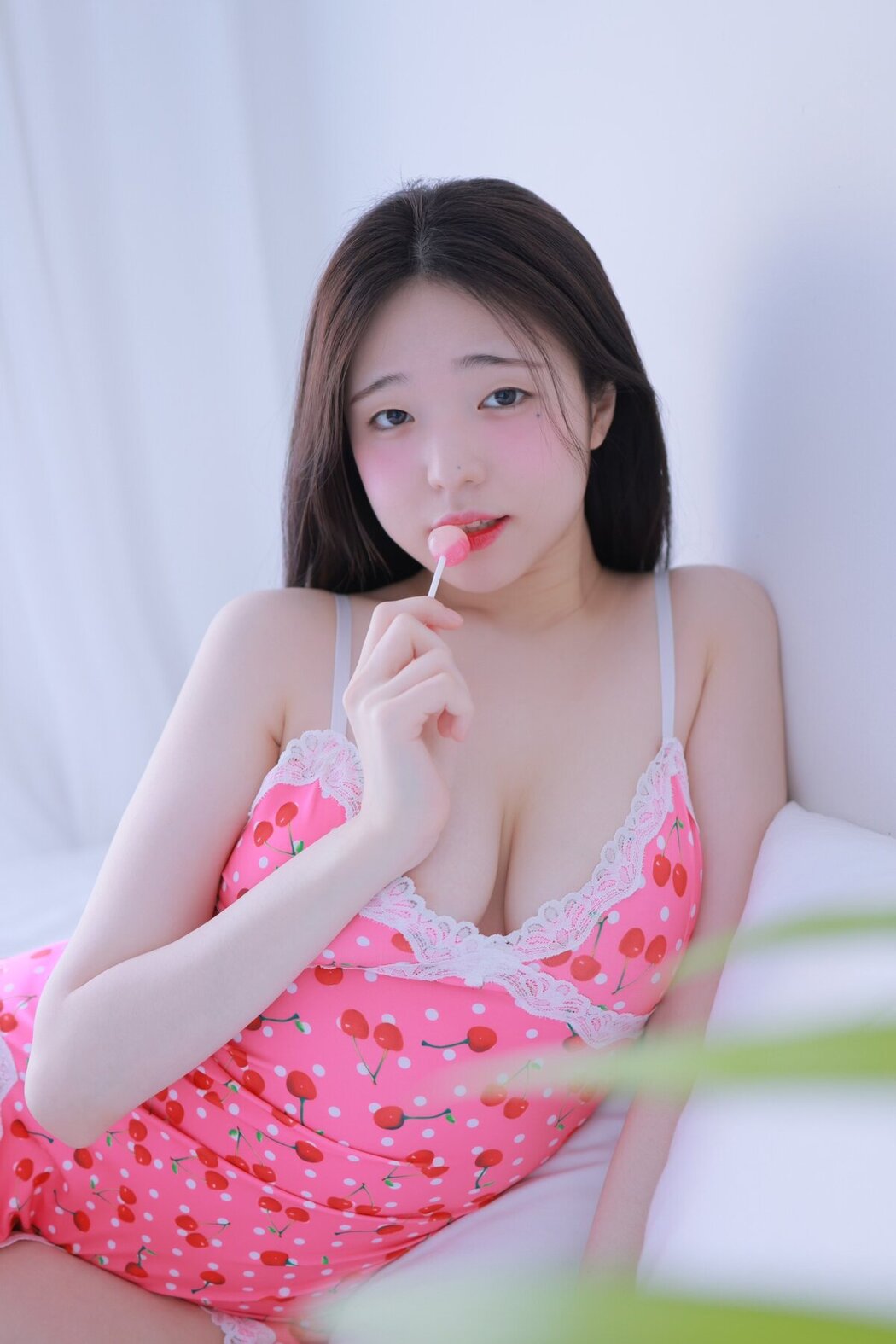 Yeon Woo 연우 – Cherry Candy A