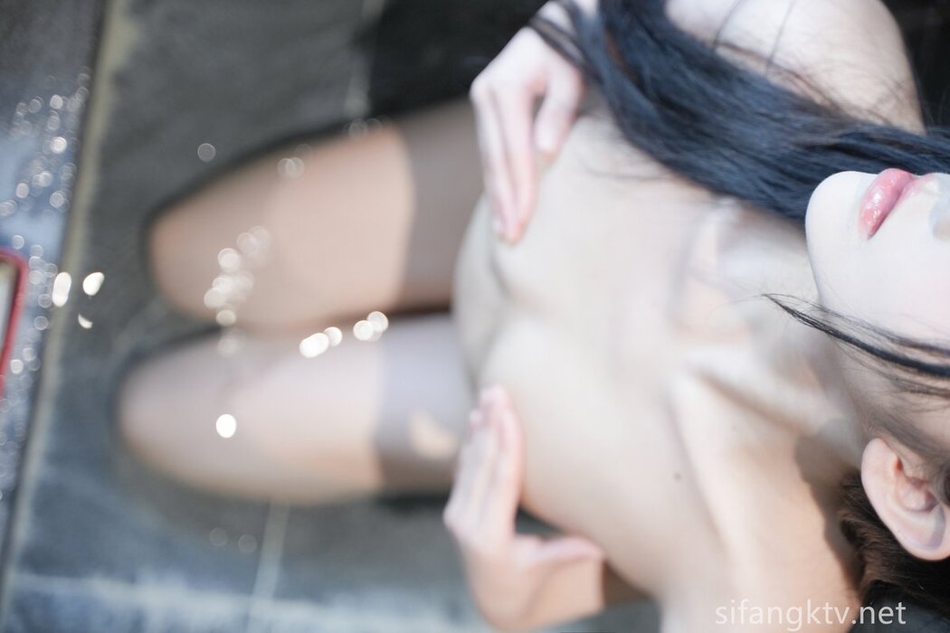 XR Uncensored Long Xue Er 龙雪儿 – 泳衣 内购版