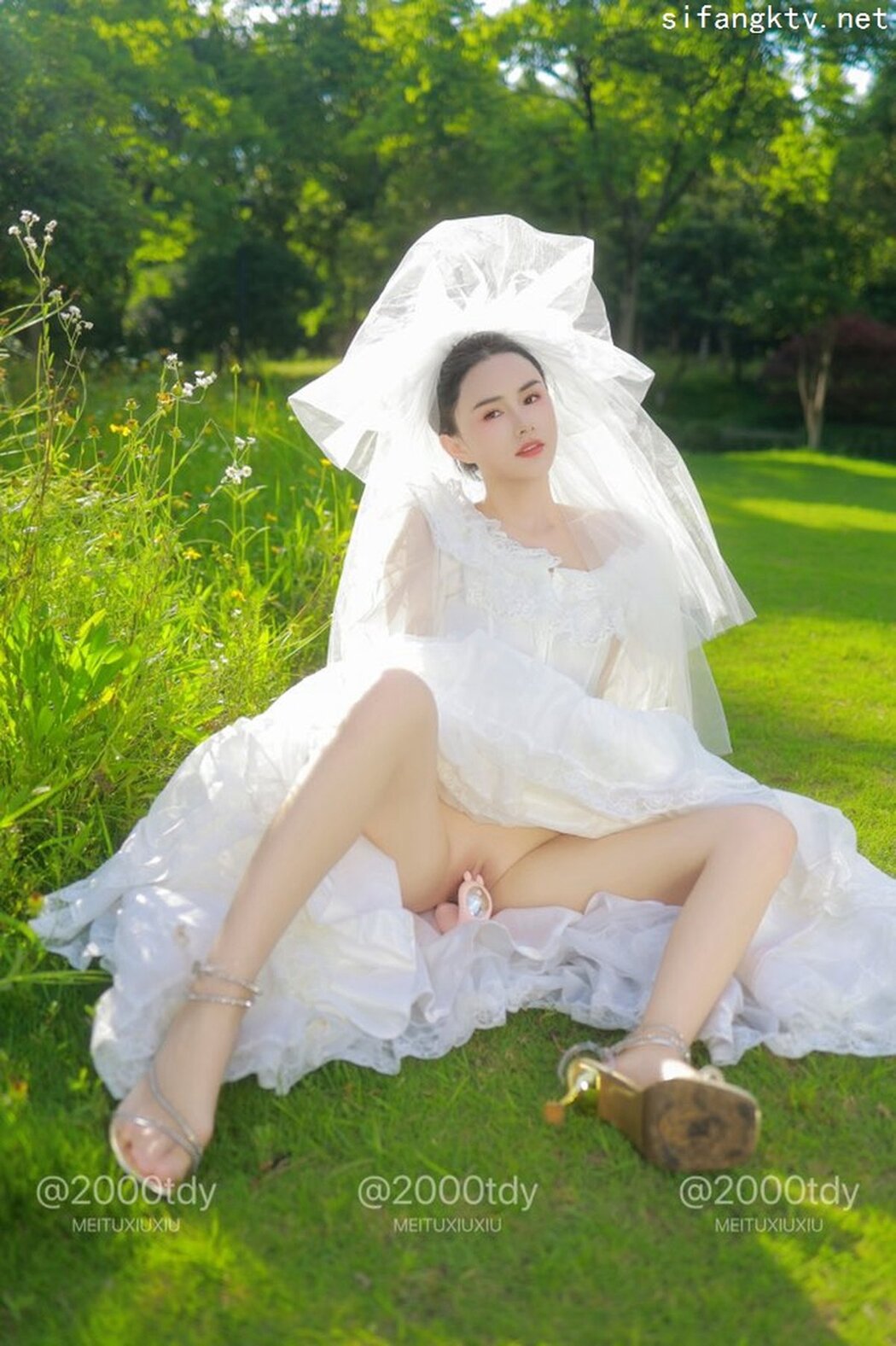 XR Uncensored Ai Xi Er 艾希儿 – 秀人网骚模超美女神 Part1