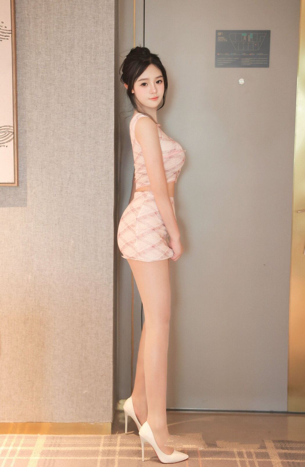 XR Uncensored Jin Xiao Yi 金小依 – 白色情趣内衣内购版