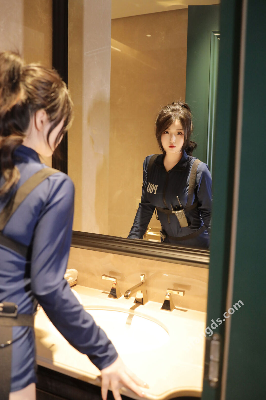Xr Uncensored Chen Xiaohua 陈小花 – 秀人网模特 Cos女警制服 极品诱惑