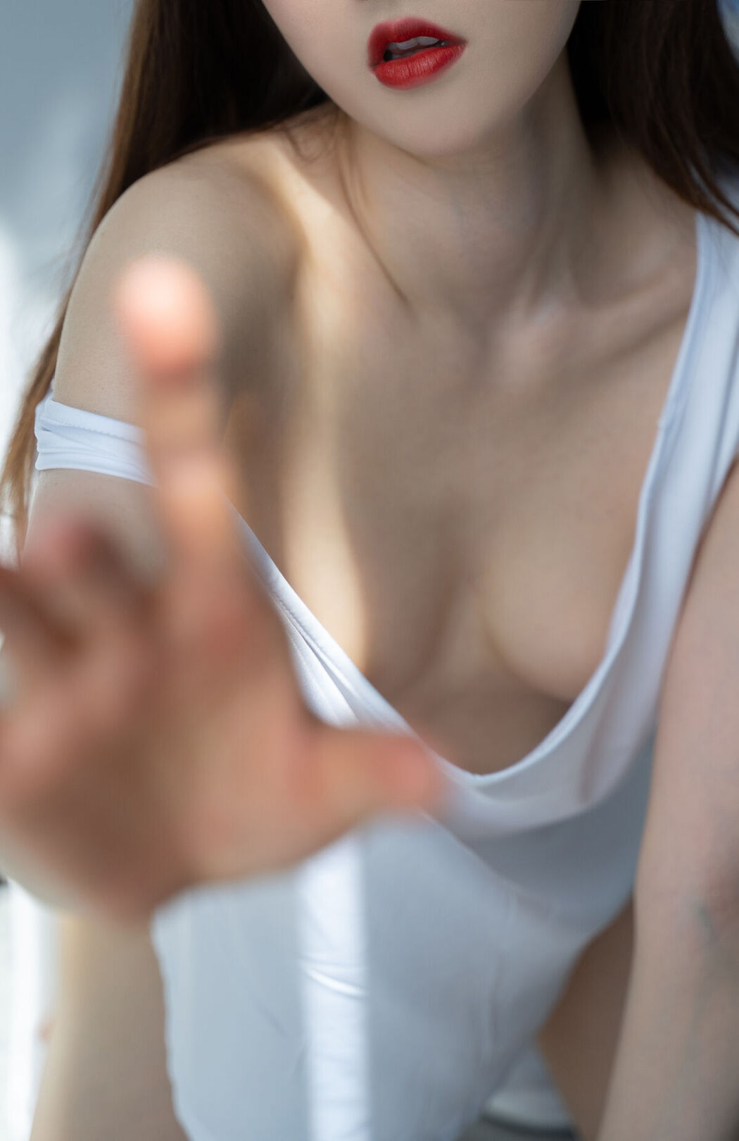 Xi Han 熙涵 – 邻居的秘密