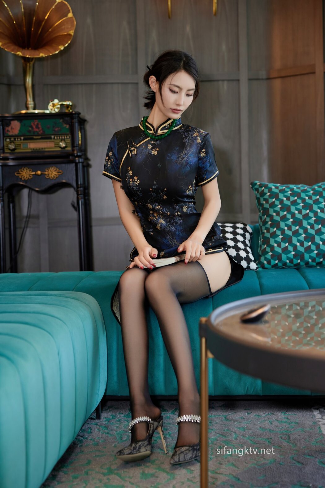 XR Uncensored lingyu69 – 性感民國風旗袍 古典美三點全漏 鮑魚粉嫩