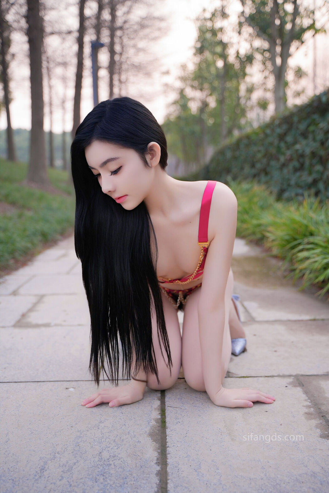 XR Uncensored Long Xue Er 龙雪儿 – R18 清纯女神 最新户外公园露出