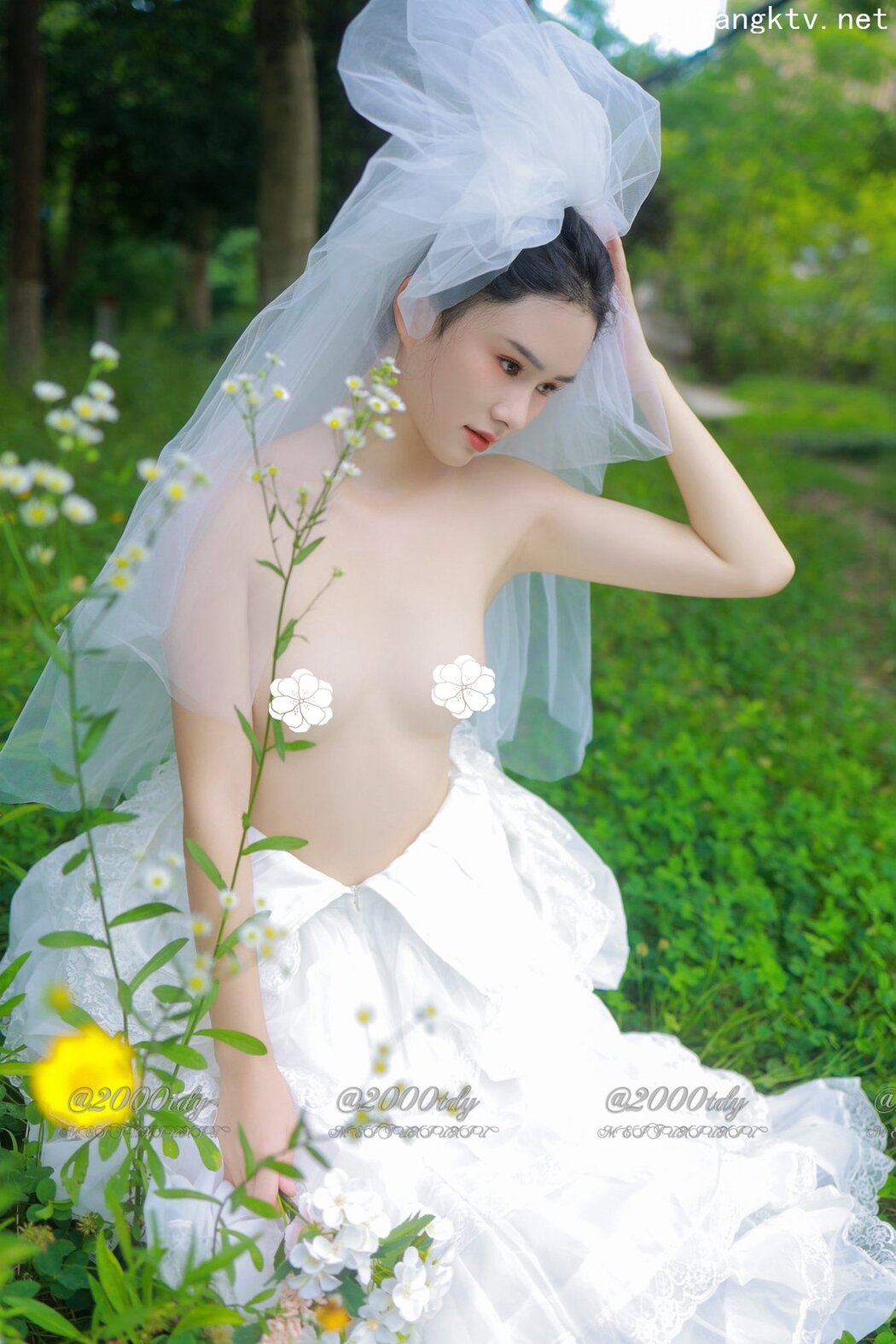 XR Uncensored Ai Xi Er 艾希儿 – 秀人网骚模超美女神 Part2