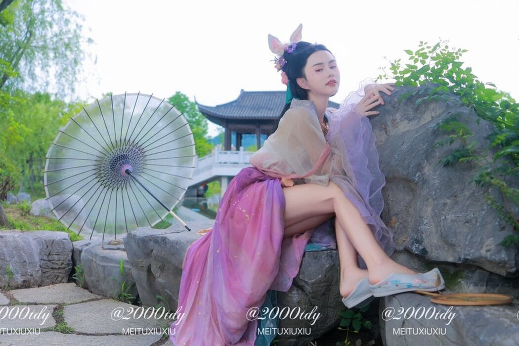 XR Uncensored Ai Xi Er 艾希儿 – 秀人网骚模超美女神 Part1