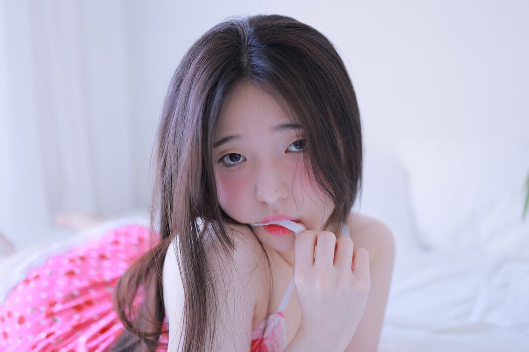 Yeon Woo 연우 – Cherry Candy B