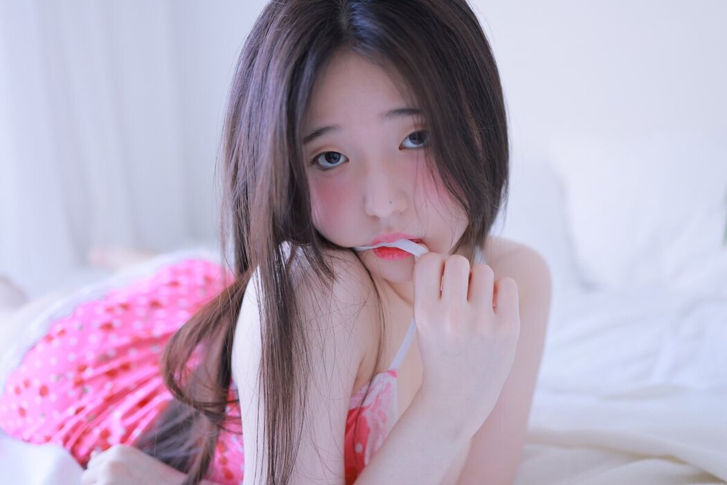 Yeon Woo 연우 – Cherry Candy B