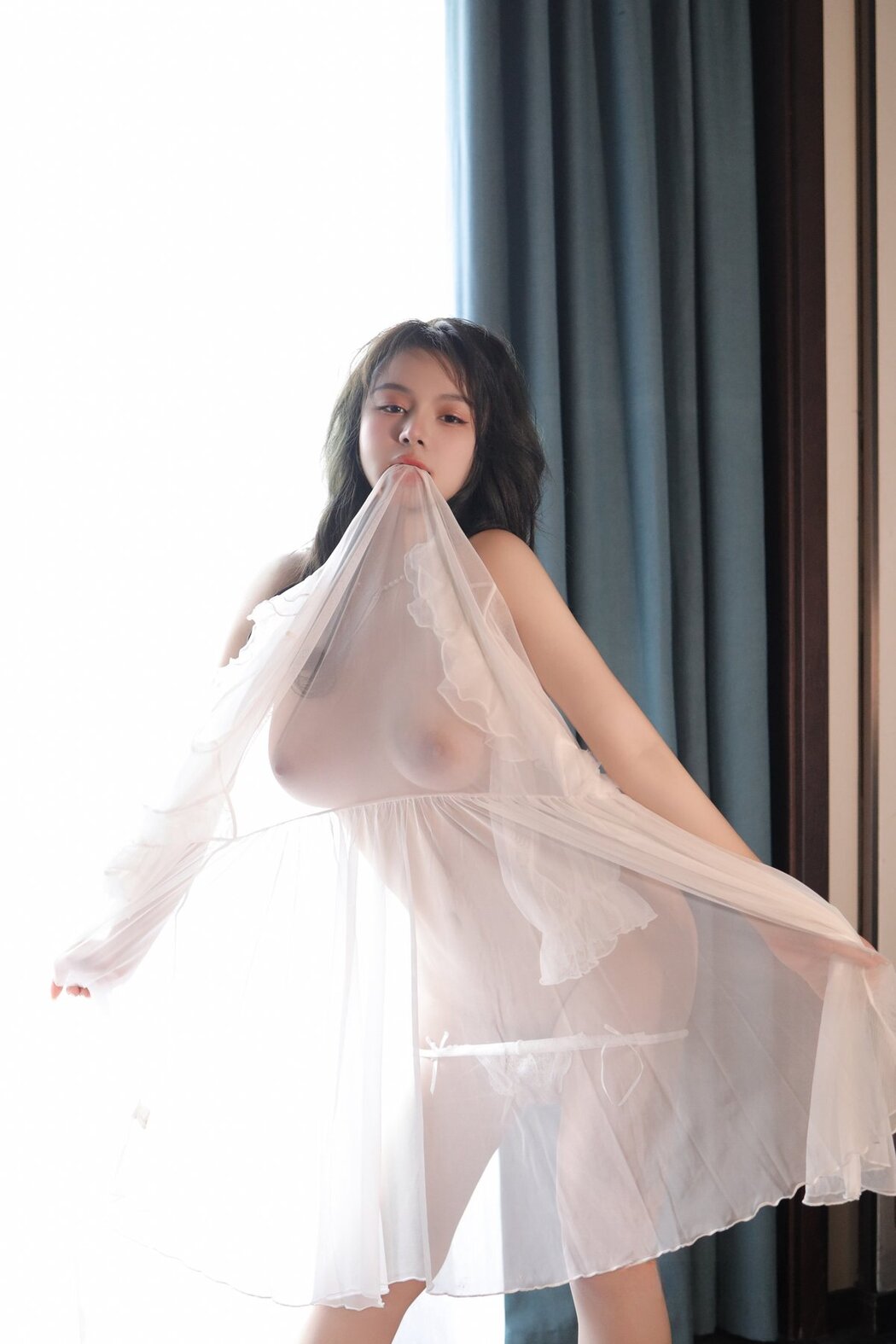 XR Uncensored Shen Si Yi 沈思怡 – 性感薄纱