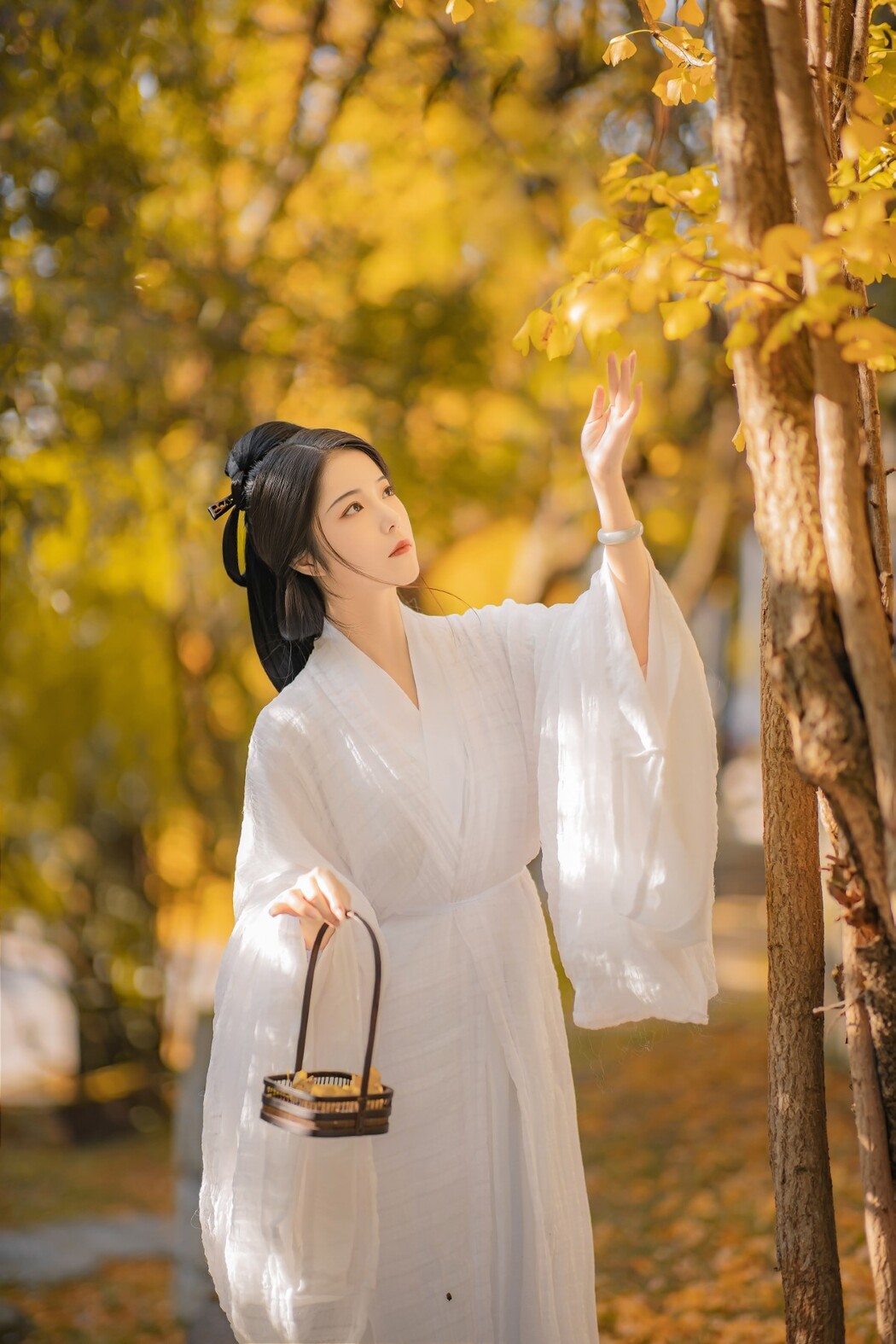 YiTuYu艺图语 Vol.1692 Tong Tong