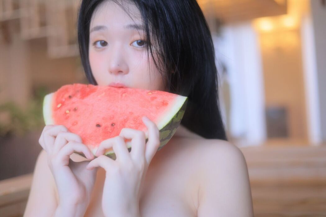 Yeon Woo 연우 – Suika
