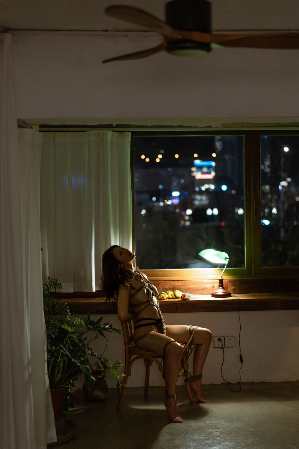 Coser@云溪溪 Yunx1x1 – 奶桃 油亮束缚