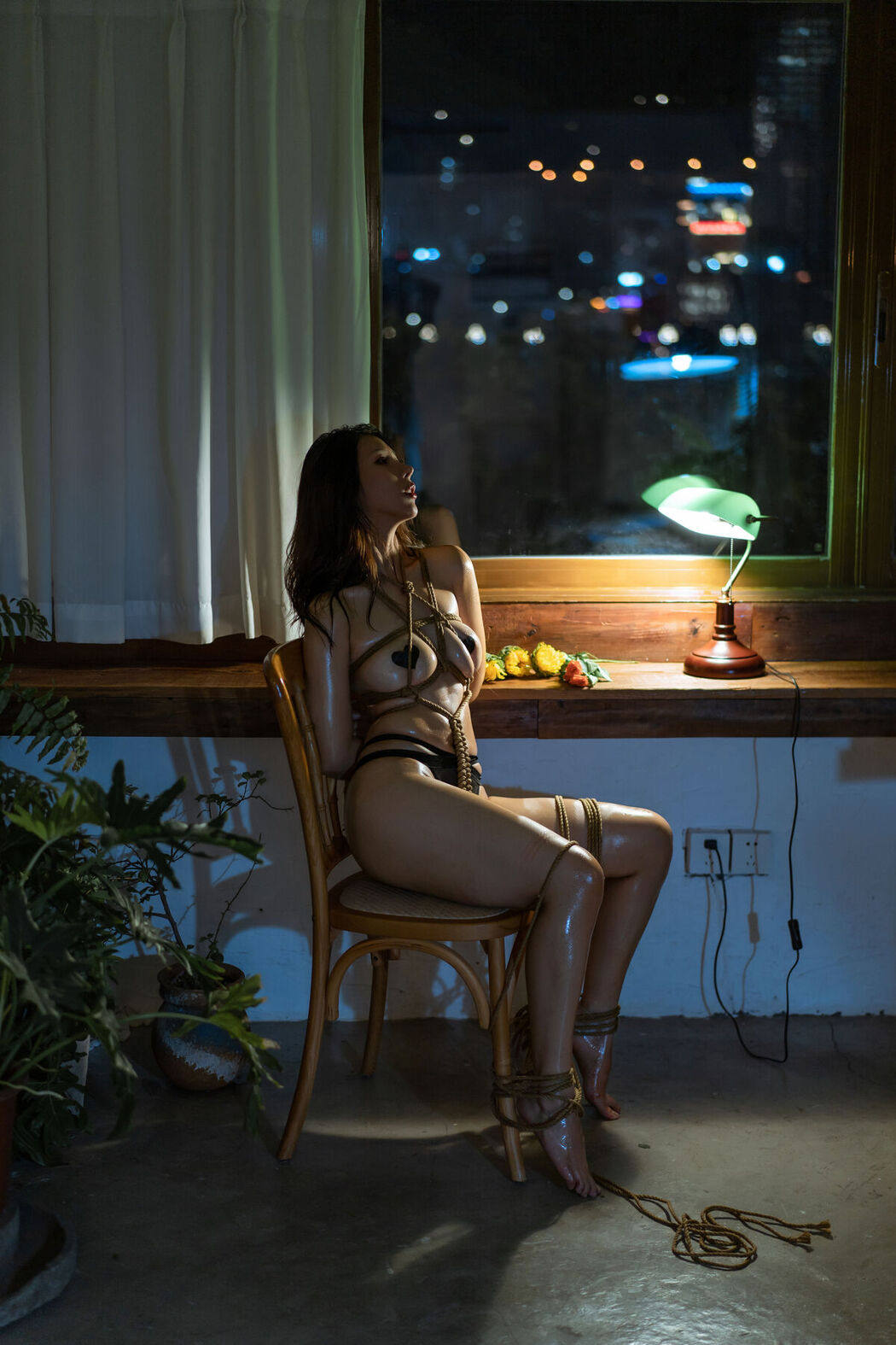 Coser@云溪溪 Yunx1x1 – 奶桃 油亮束缚