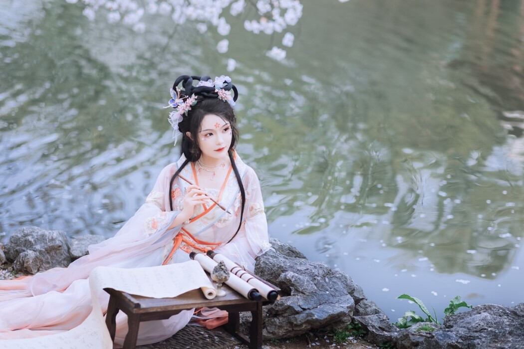 YiTuYu艺图语 Vol.1761 Lu Lu haley