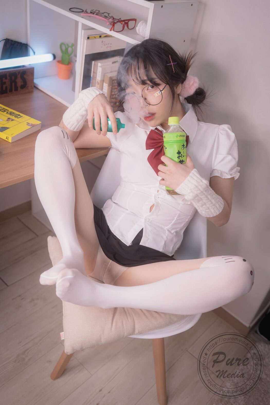 PureMedia Vol.276 Jelly 젤리 – Girl Trapped In A Rooftop Room Part2