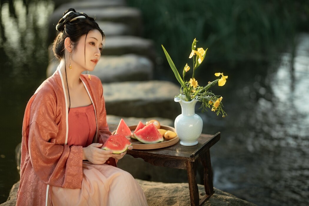 YiTuYu艺图语 Vol.1763 Xiao Wen Nuan Xiang Yao Ge Da Tai Yang