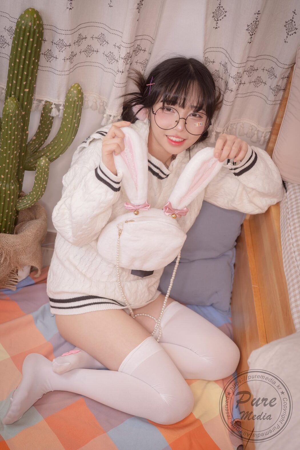 PureMedia Vol.276 Jelly 젤리 – Girl Trapped In A Rooftop Room Part1