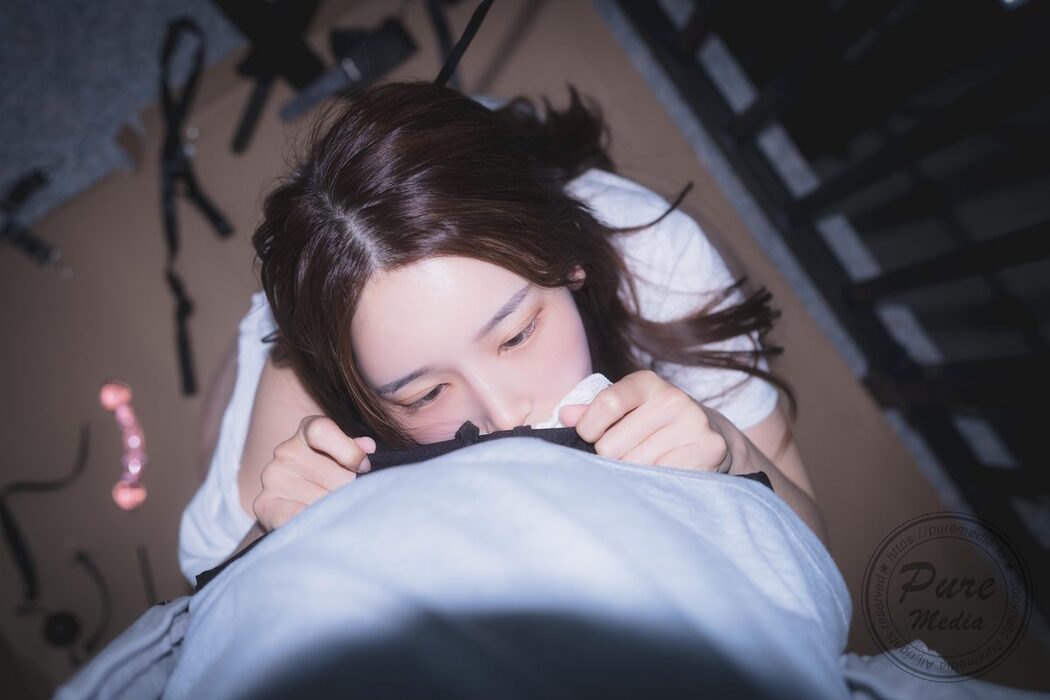 PureMedia Vol.265 – Yeha 예하 Hungry Bitch In The Stairwell A