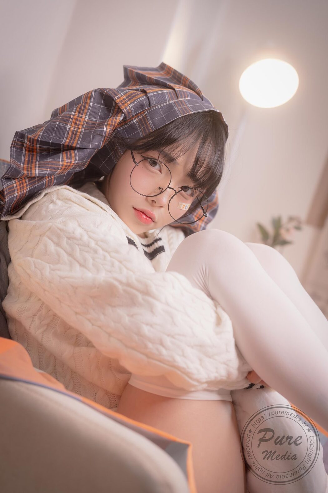 PureMedia Vol.276 Jelly 젤리 – Girl Trapped In A Rooftop Room Part1