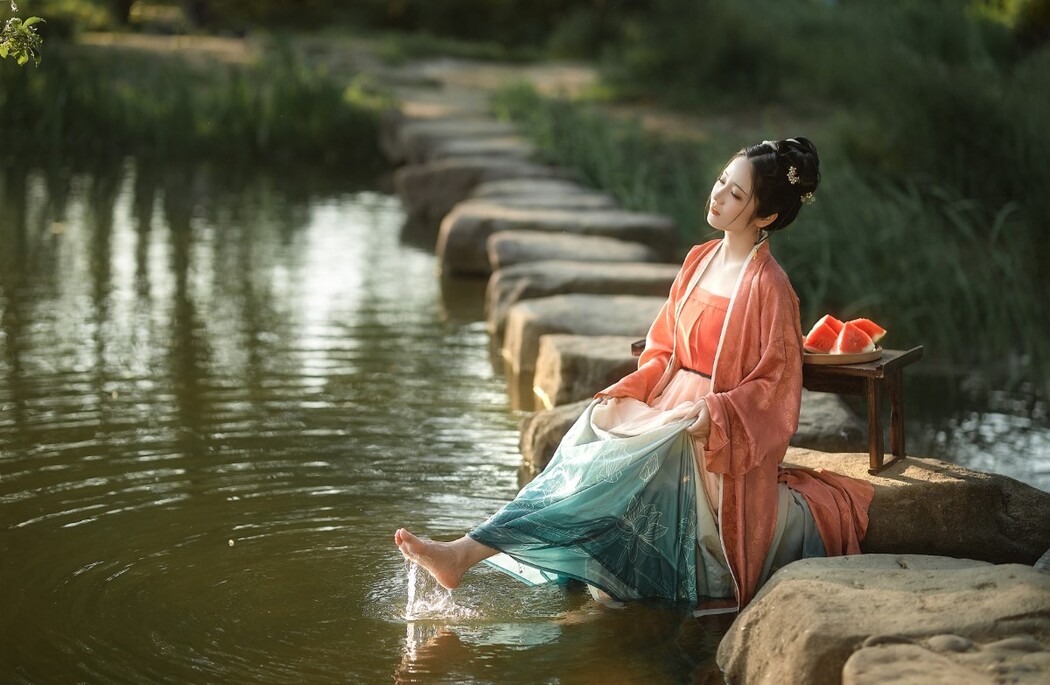 YiTuYu艺图语 Vol.1763 Xiao Wen Nuan Xiang Yao Ge Da Tai Yang